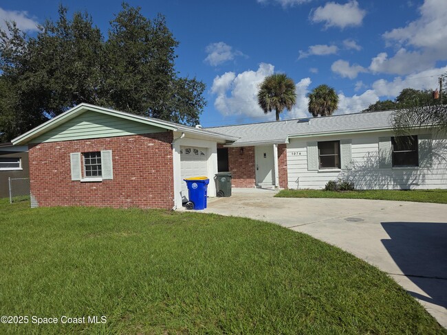 Building Photo - 1076 Hermosa Dr