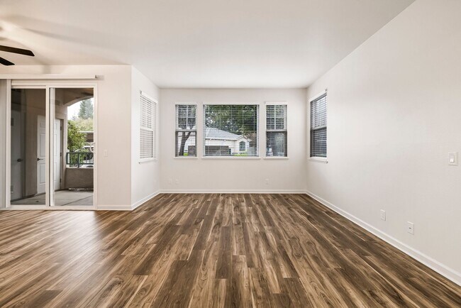 Photo - Sterling Oaks Luxury Apartments
