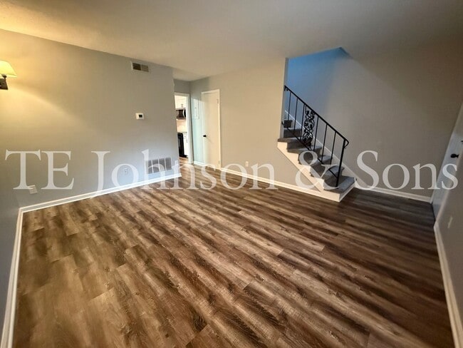 Photo - 317 Vineyard Park Ct