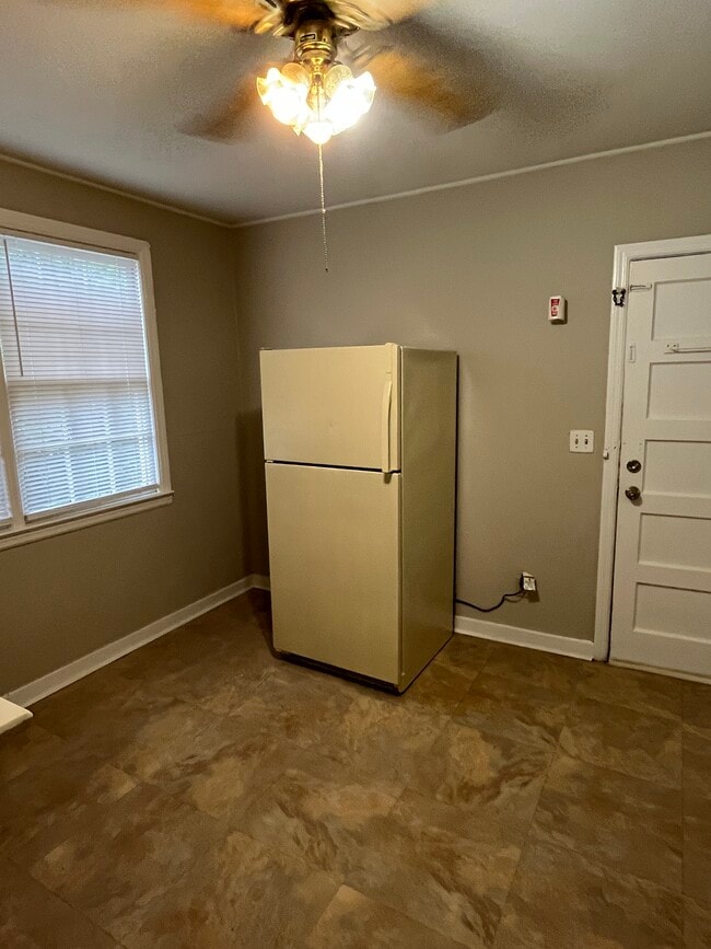 Building Photo - 36 N Easy St