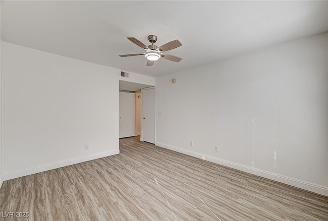 Building Photo - 3115 Casey Dr Unit 204