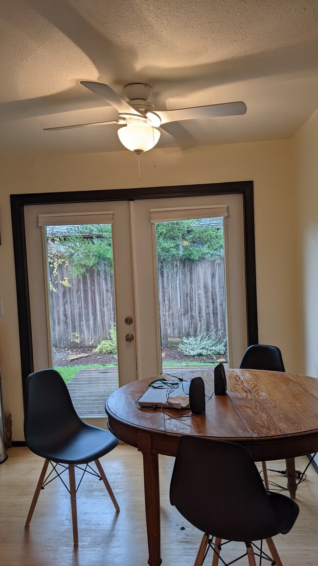 Photo - 1524 NE Junior St