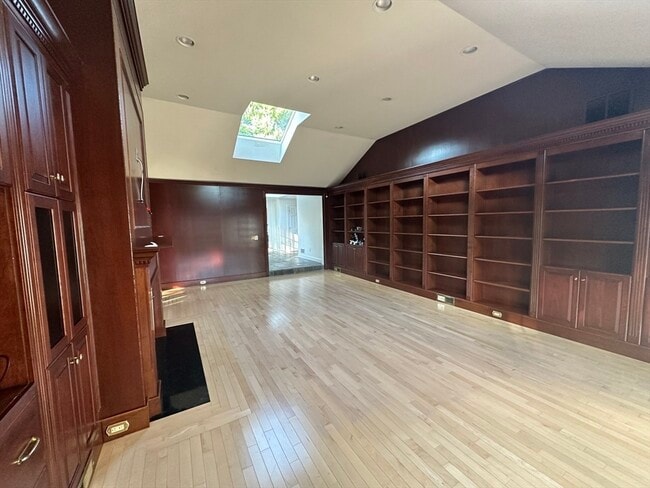 Photo - 757 Wellesley St