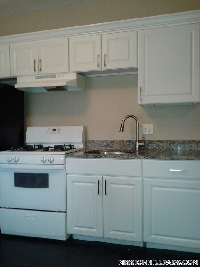 Photo - 712 Shawmut Ave Unidad 2R