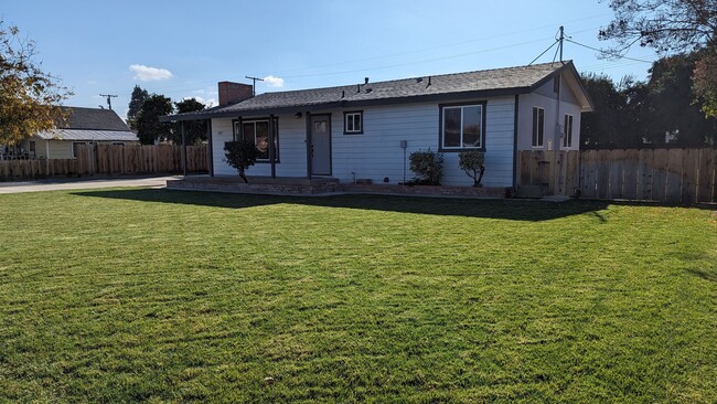 Fully Remodeled 4 Bedroom 2 Bath Home - Fully Remodeled 4 Bedroom 2 Bath Home