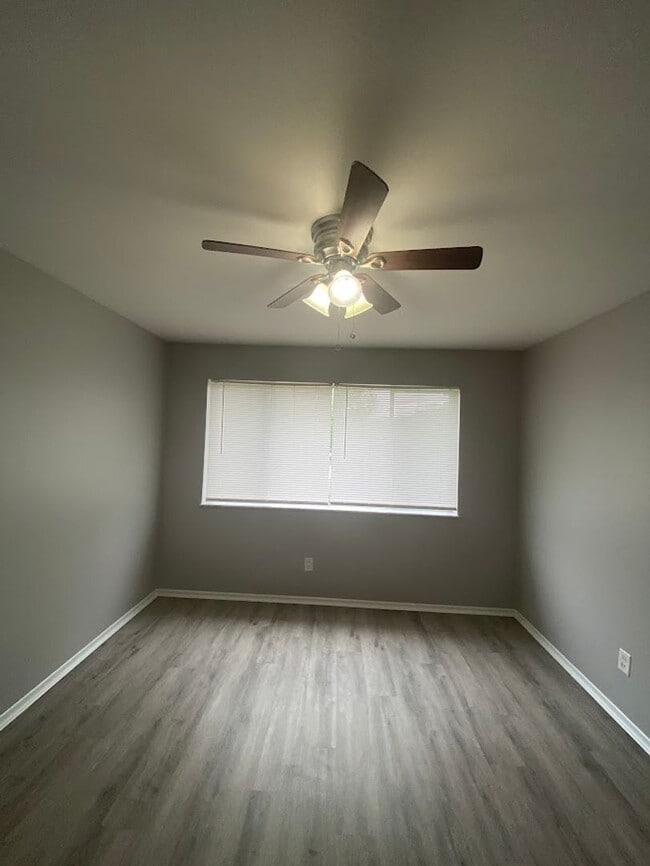 $200 Off 1ST Month Rent May Special! Fresh... - $200 Off 1ST Month Rent May Special! Fresh... Unit 145 Reeb Lane Apt 2