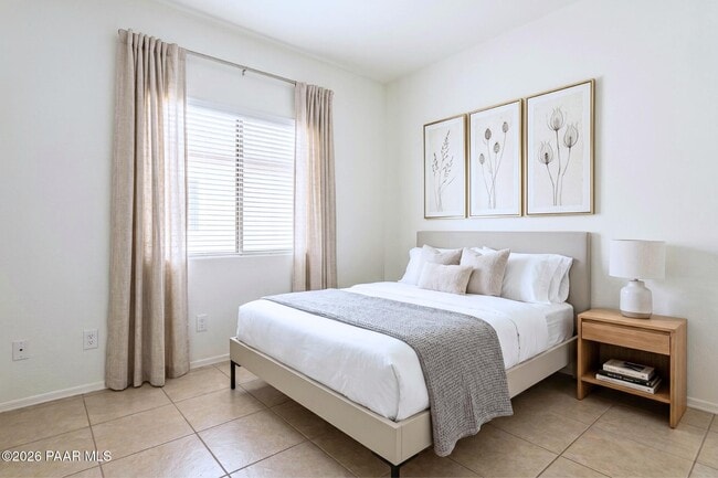 Photo - 352 W Delano St