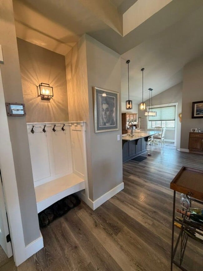 Photo - Gorgeous Silverbrook Home