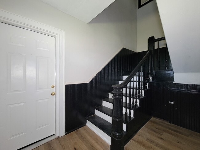 Building Photo - 711 Ave A Unit 2