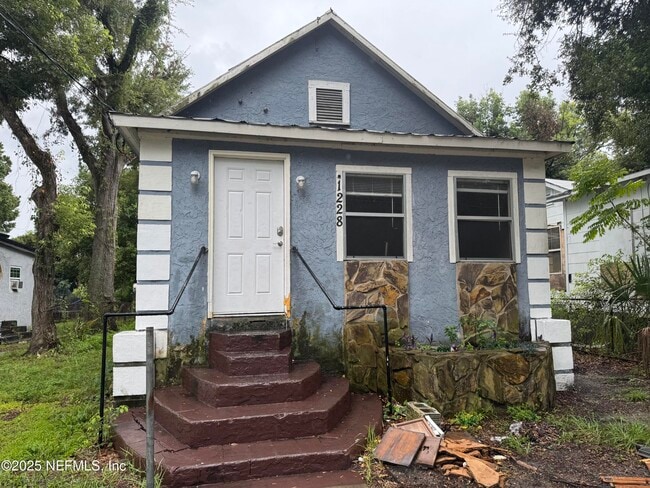 Building Photo - 1228 Winthrop St Rental