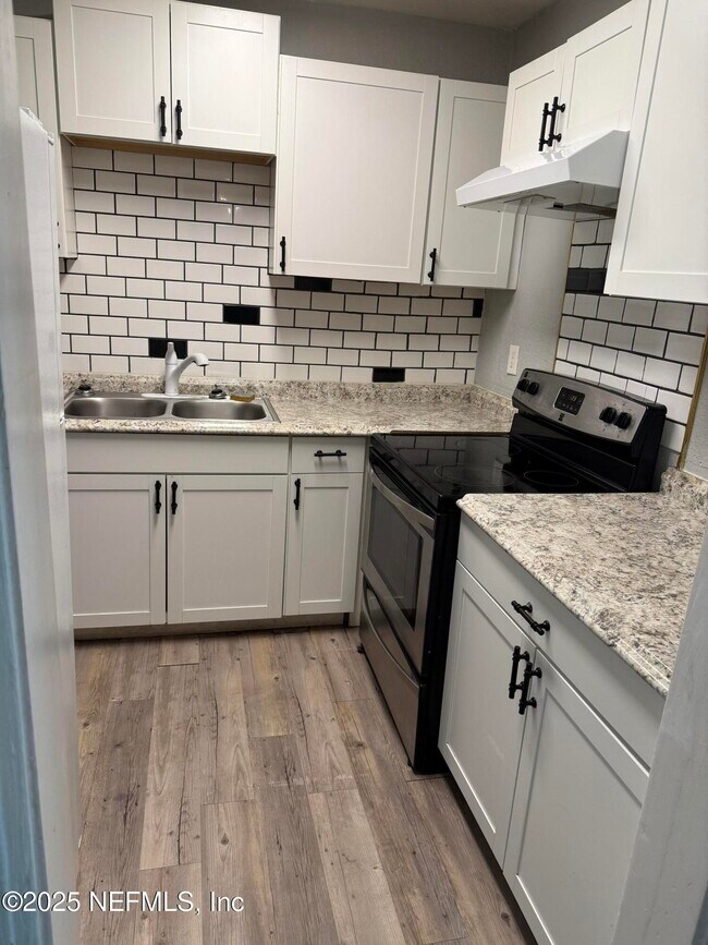 Photo - 1925 Jones St