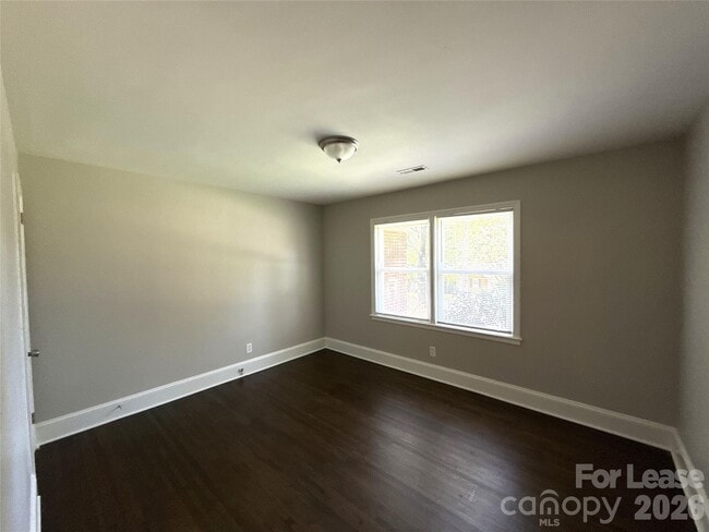 Photo - 1000 Roanoke Ave