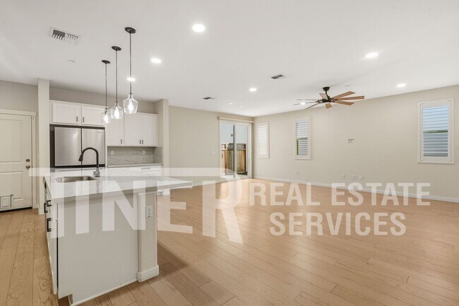 Photo - 632 Whitewater Wy