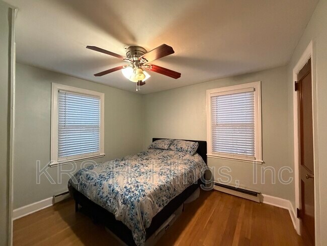 Photo - 907 Philpotts Rd