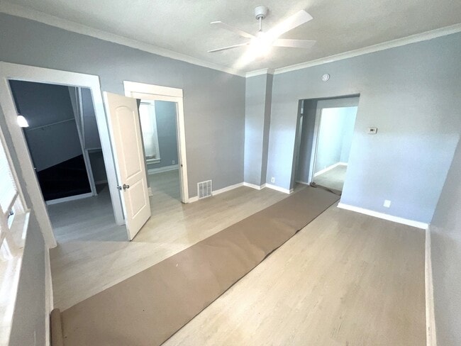 Photo - 9147 S Woodlawn Ave