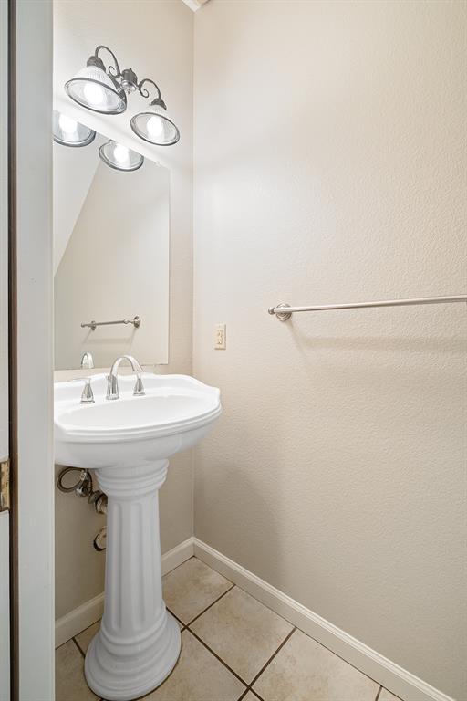 1005 Canyon Edge Dr