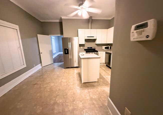 Photo - 1003 Curran St NW