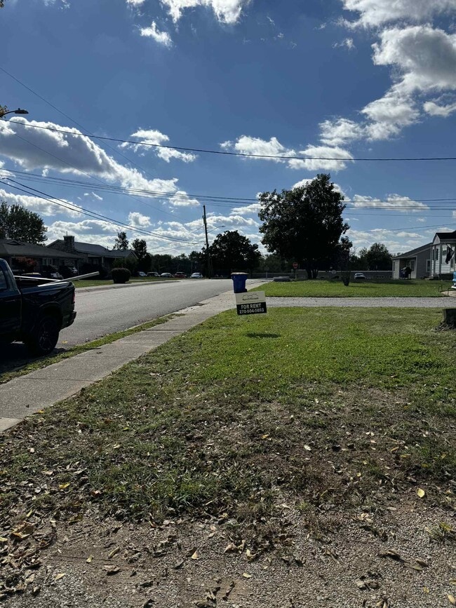 Photo - 1611 Nutwood St