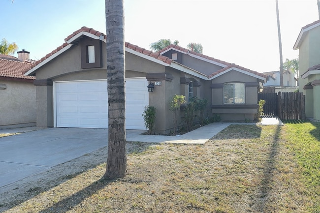 Building Photo - Beautiful 3 Bed 2 Bath Single Story In Perris