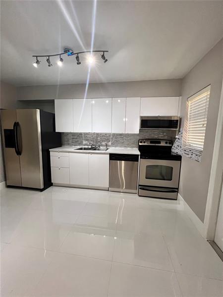 Photo - 5655 NE 5th Ter