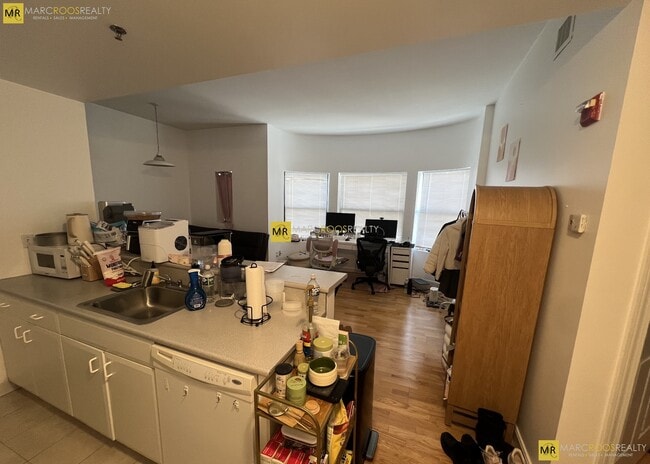 Photo - 644 Beacon St Unidad 602