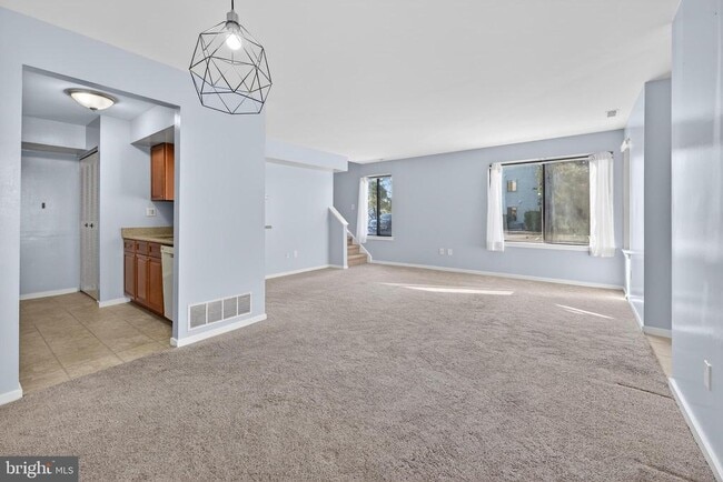 Photo - 203 Gregorys Way