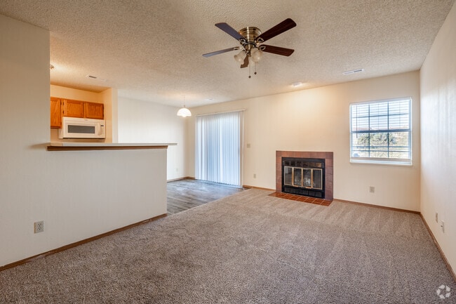 1BR, 1BA - Riverside/710 SF