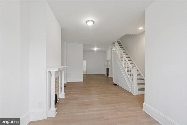 Building Photo - 2054 W Glenwood Ave