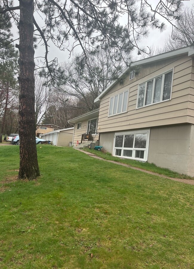 Building Photo - 2806 Madonna Dr