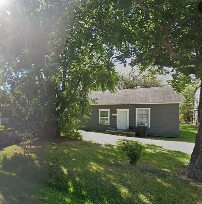 Building Photo - 2649 Royal Ave Rental