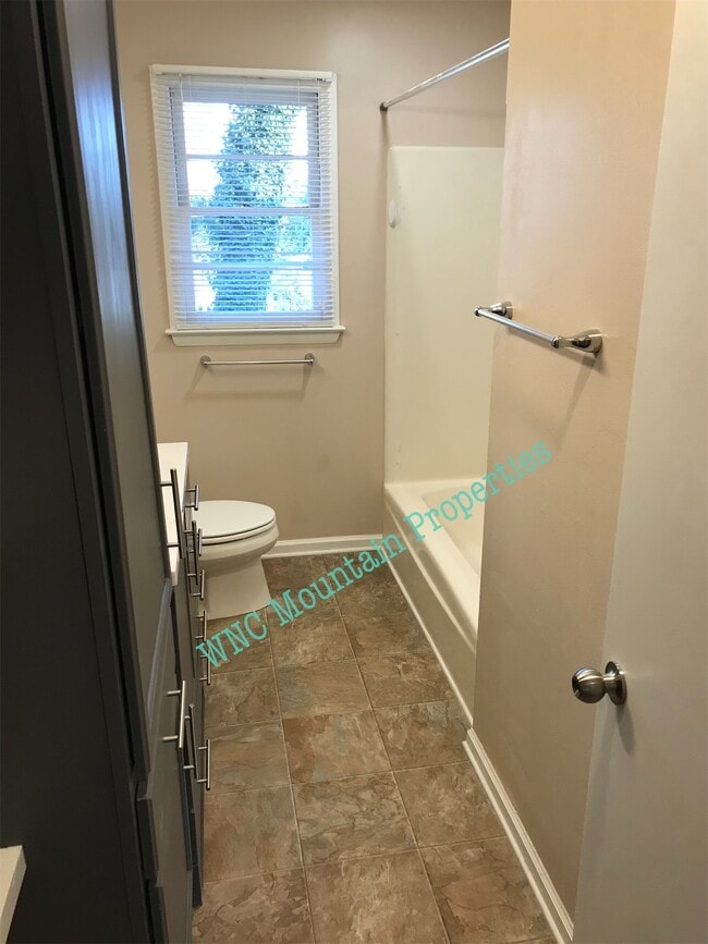 Photo - 101 Chariton Ave