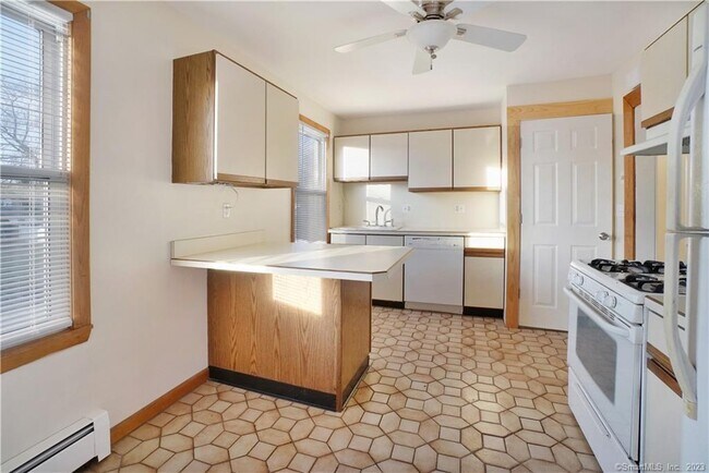 Photo - 132 Hemingway Ave Unidad 2nd floor