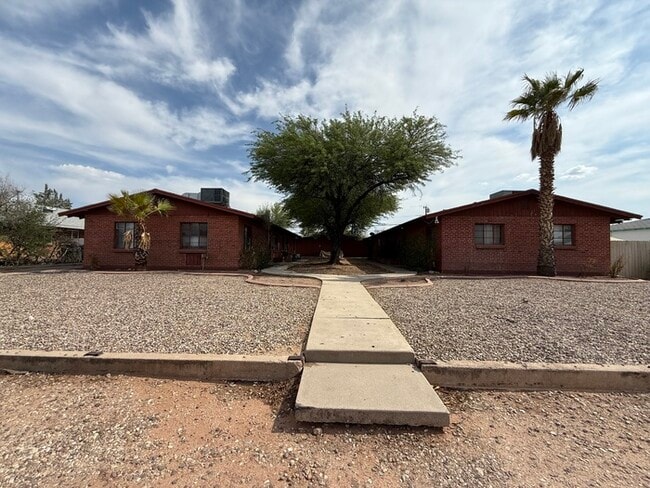 Photo - 2536 E Linden St