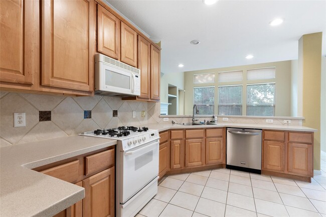 Building Photo - 4302 Country Oaks Ct