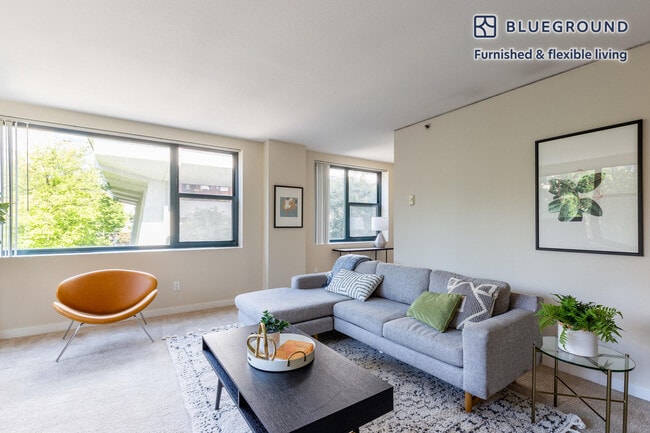 Building Photo - 1330 SW 3rd Ave Rental