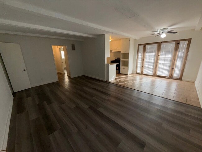 Photo - 21809 Lanark St Unit 17