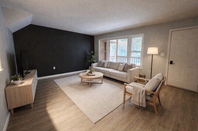 Photo - 205 Forest Dr