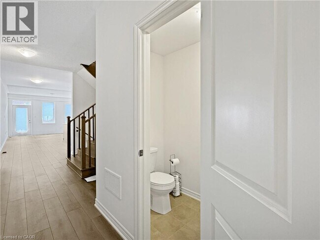 Photo - 82 Gledhill Crescent