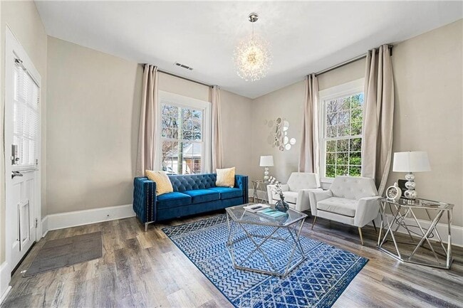 Photo - 1099 Center St NW