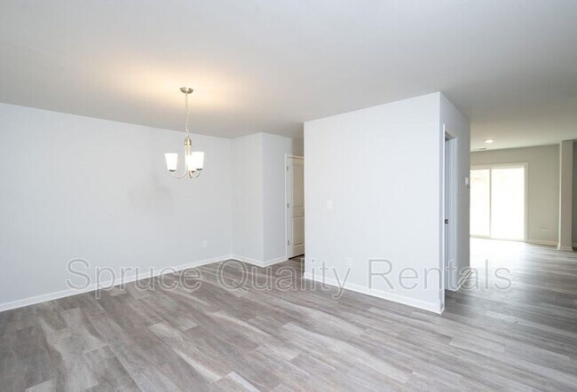 Photo - 1645 Weatherend Dr