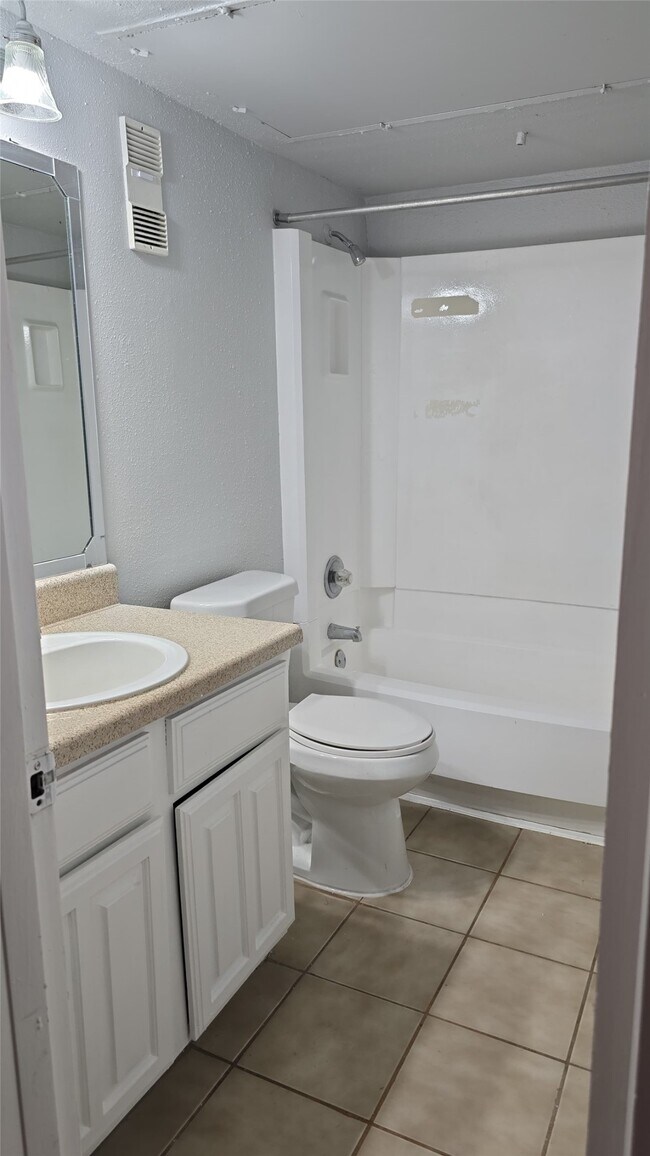 Photo - 4747 Allendale Rd Unidad 25