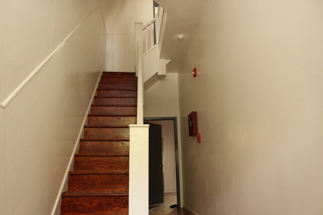 Photo - 1824 Bolton St Unidad #1