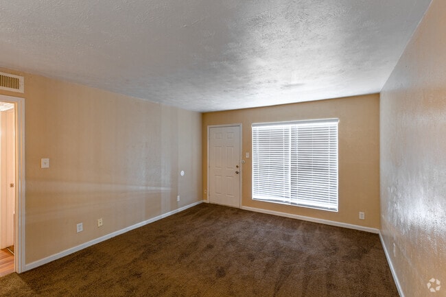 2bd, 2ba - Living Room - Timbercrest Apartments