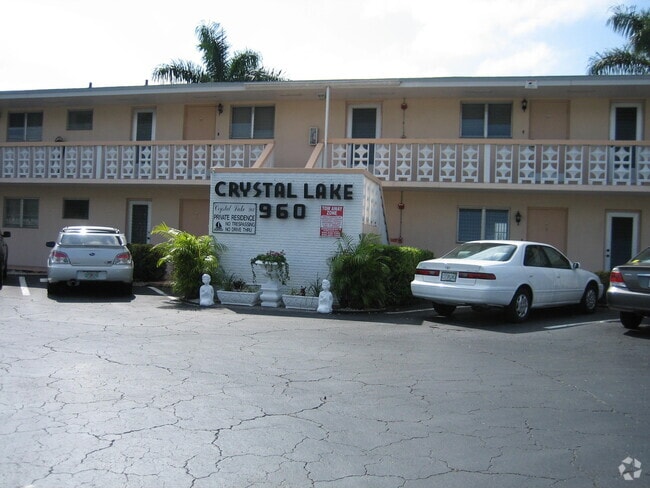 Building Photo - 960 Crystal Lake Dr Unit 204 Rental