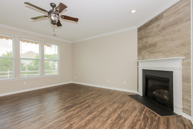 Photo - 1326 Aurora Ct