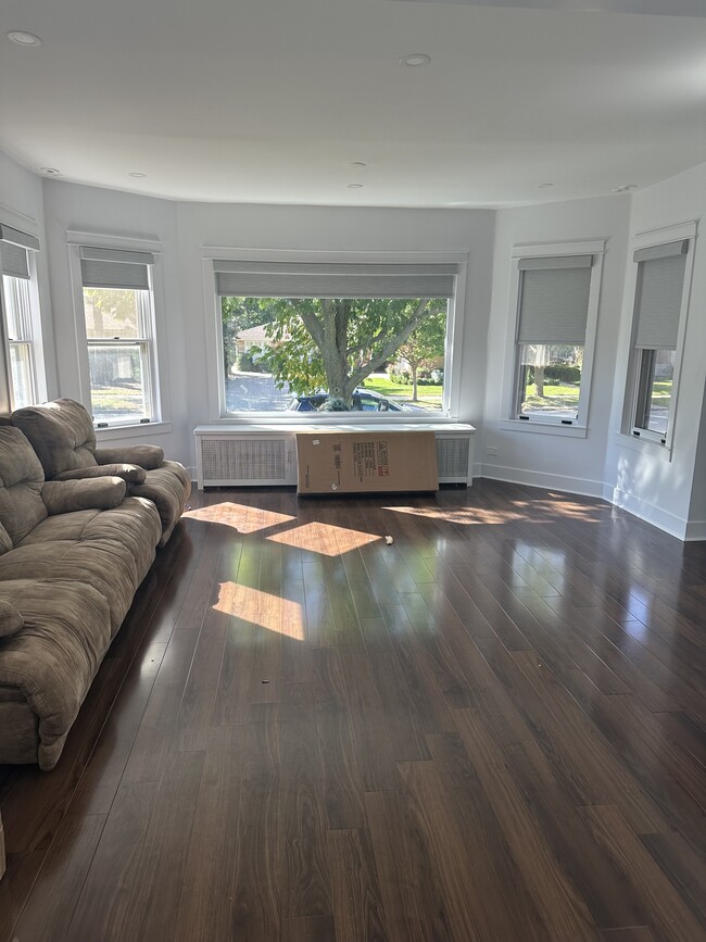 Photo - 7109 Keeler Ave