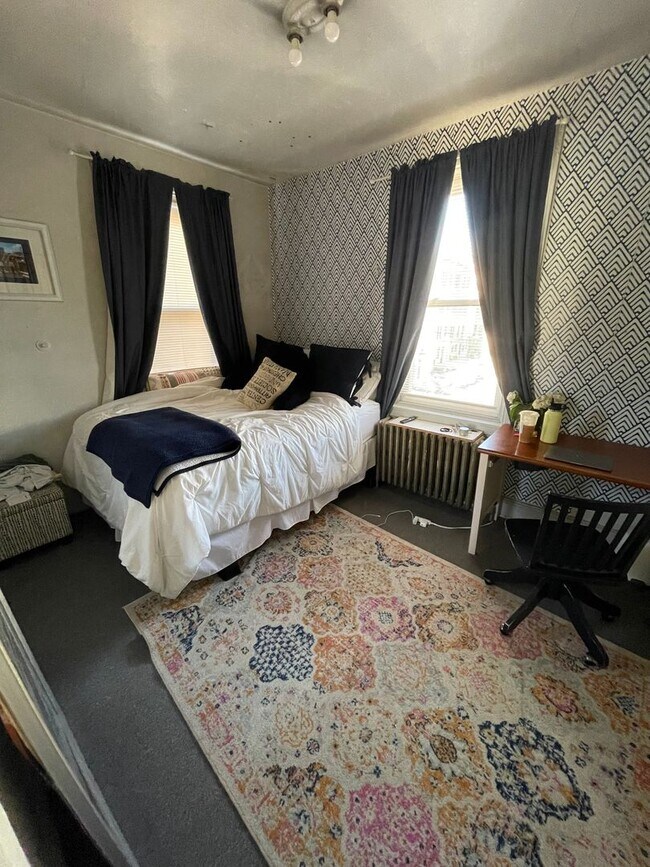 Photo - 7 Bedroom Home for rent Unit 1R