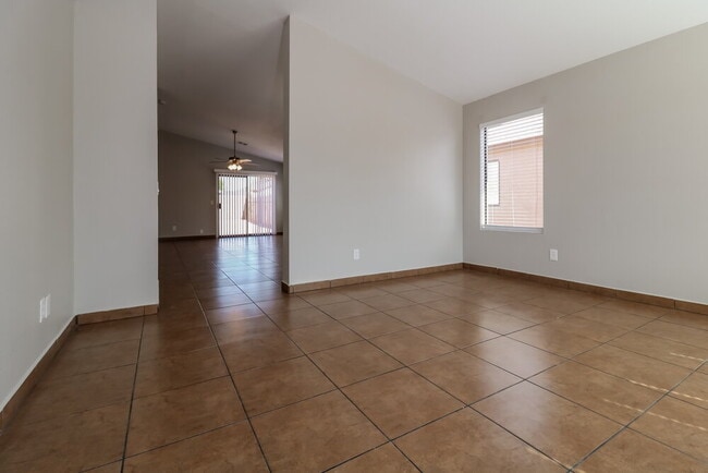 Photo - 8516 W Elm St