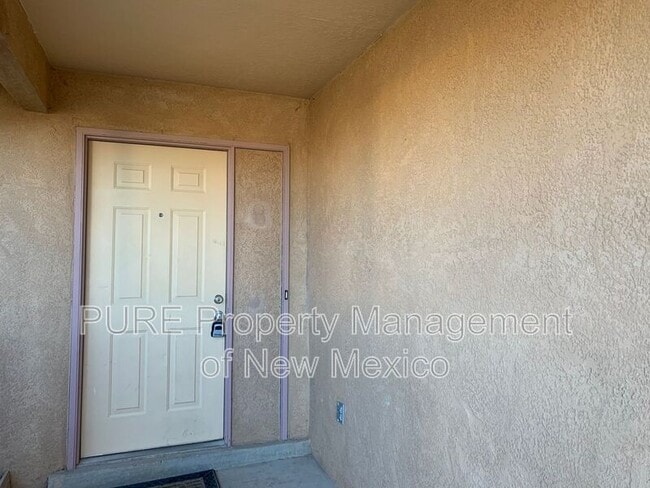 Photo - 4556 Platinum Dr NE
