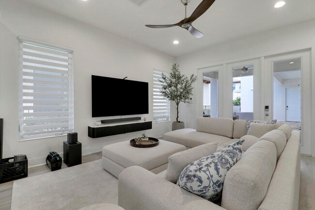 Photo - 5029 Grandiflora Rd
